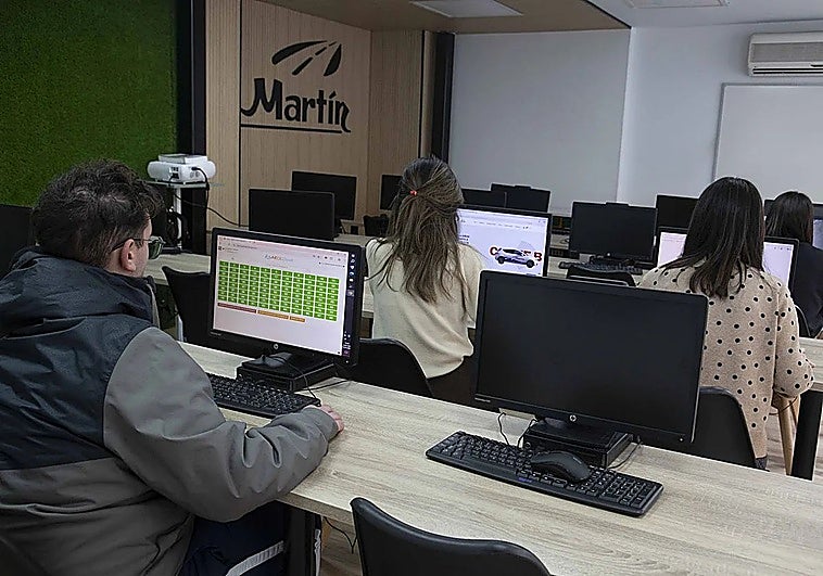 Los aspirantes al carné de conducir sigue sin poder hacer la prueba teórica en la ciudad